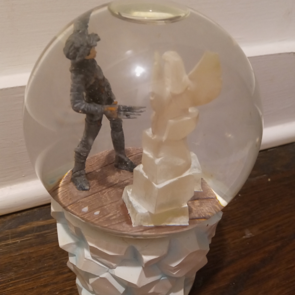 Rare Edward Scissorhands Snowglobe - Picture 3 of 3